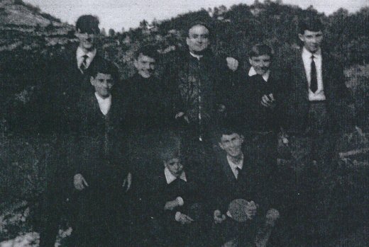 I ragazzi di Piancavallo con don Walter