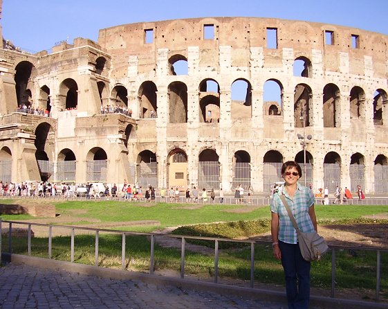 L'immancabile foto davanti al colosseo